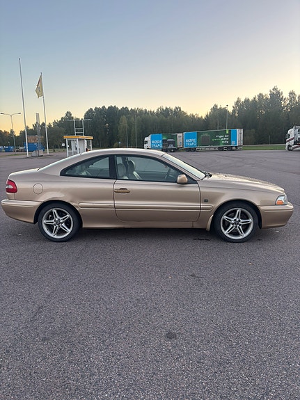 Volvo C70 4 of 12