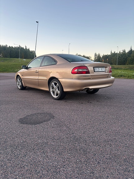 Volvo C70 2 of 12
