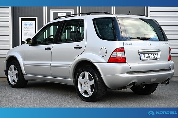 Mercedes-Benz ML55 20 of 24