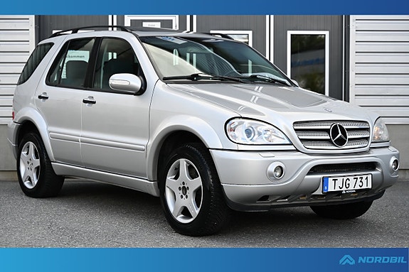 Mercedes-Benz ML55 19 of 24