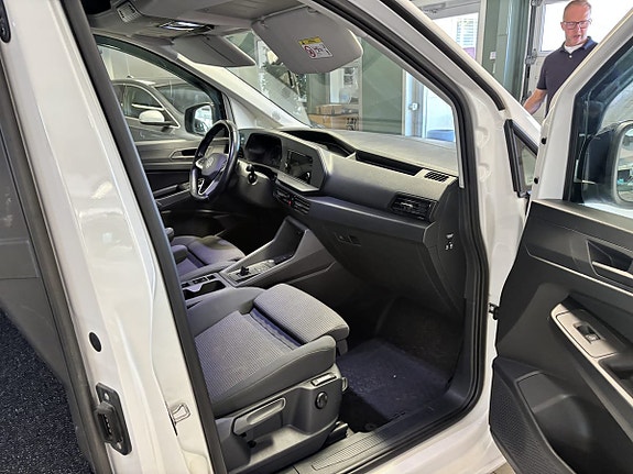 Volkswagen Caddy Maxi 8 of 14