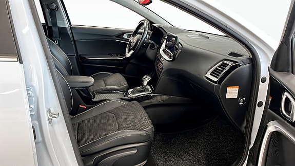 Kia XCeed 3 of 15
