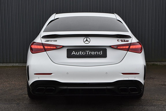 Mercedes-Benz C63 8 of 24