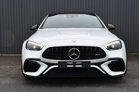 Mercedes-Benz C63 7 of 24