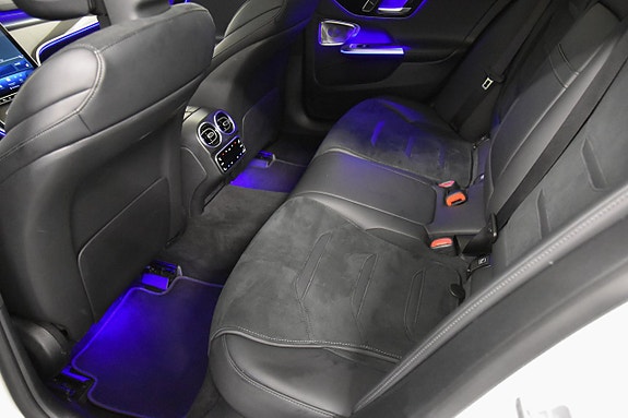 Mercedes-Benz C63 14 of 24