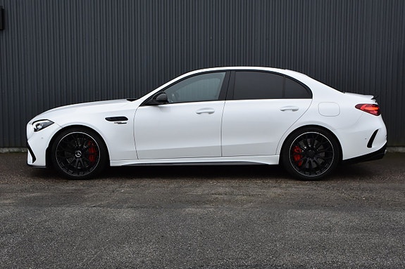Mercedes-Benz C63 6 of 24