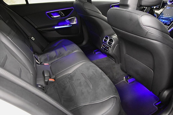 Mercedes-Benz C63 15 of 24
