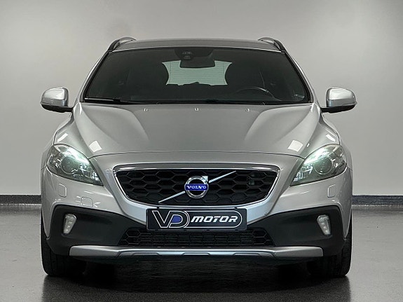 Volvo V40 Cross Country 8 of 21