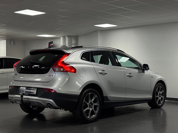 Volvo V40 Cross Country 10 of 21