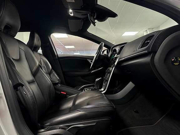 Volvo V40 Cross Country 18 of 21