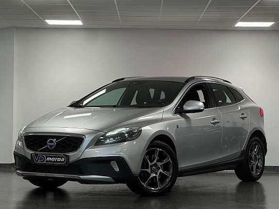 Volvo V40 Cross Country 9 of 21