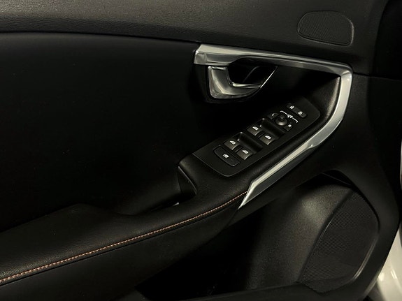 Volvo V40 Cross Country 21 of 21