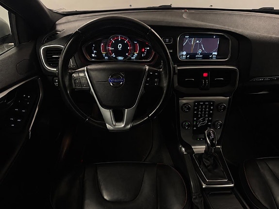 Volvo V40 Cross Country 12 of 21