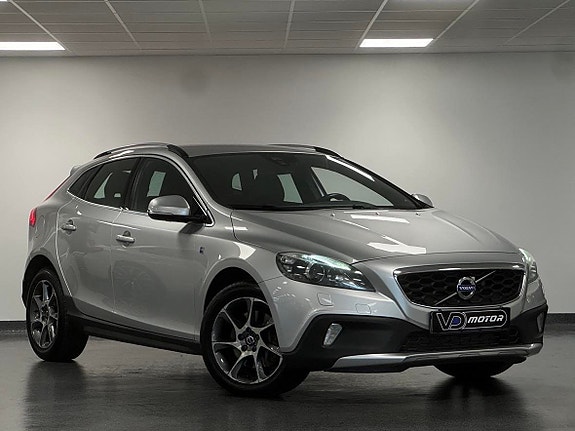Volvo V40 Cross Country 4 of 21