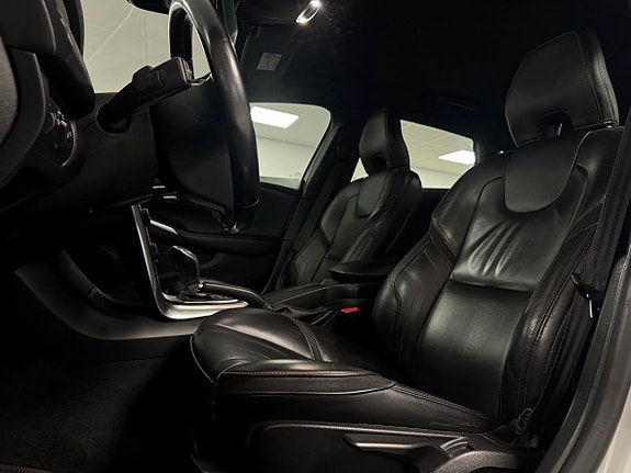Volvo V40 Cross Country 15 of 21