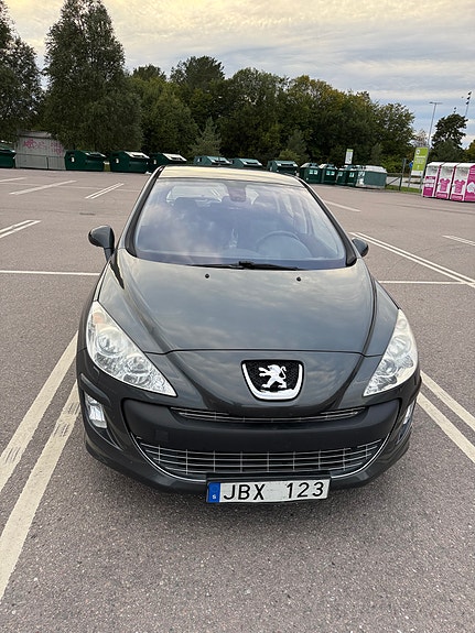 Peugeot 308 4 of 5