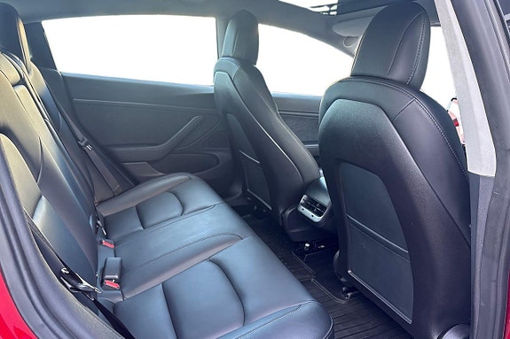 Tesla Model 3 15 of 21