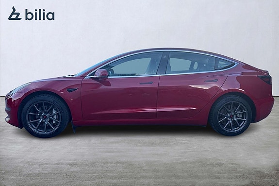 Tesla Model 3 8 of 21