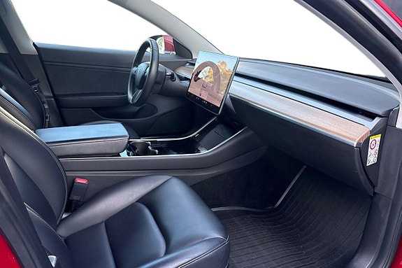 Tesla Model 3 14 of 21