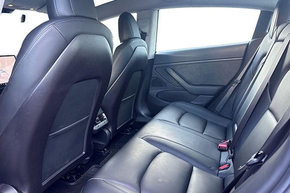 Tesla Model 3 17 of 21