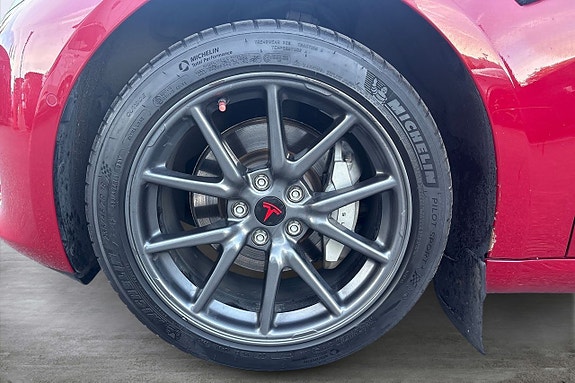 Tesla Model 3 19 of 21