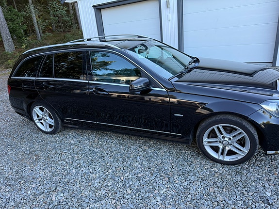 Mercedes-Benz C180 3 of 7