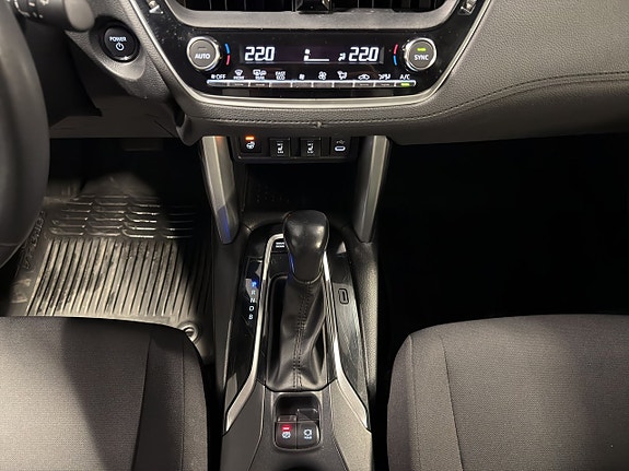 Toyota Corolla Cross 18 of 25