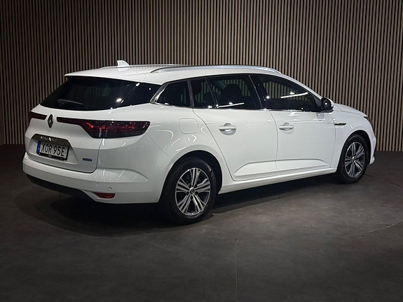 Renault Megane E-Tech 4 of 21