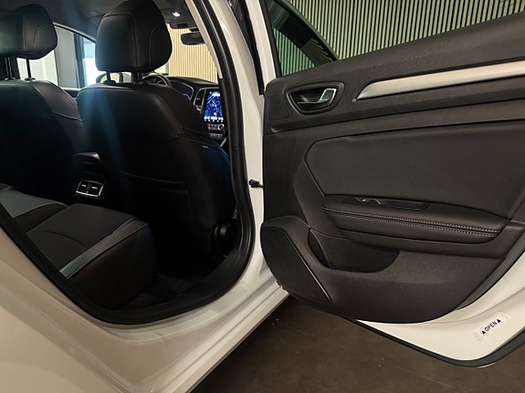 Renault Megane E-Tech 18 of 21
