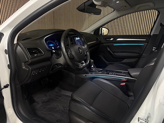 Renault Megane E-Tech 10 of 21