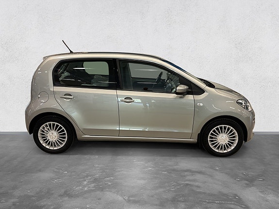 Volkswagen UP! 6 of 16