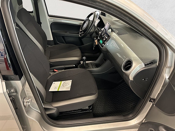 Volkswagen UP! 11 of 16