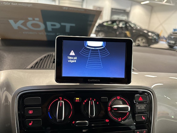 Volkswagen UP! 16 of 16