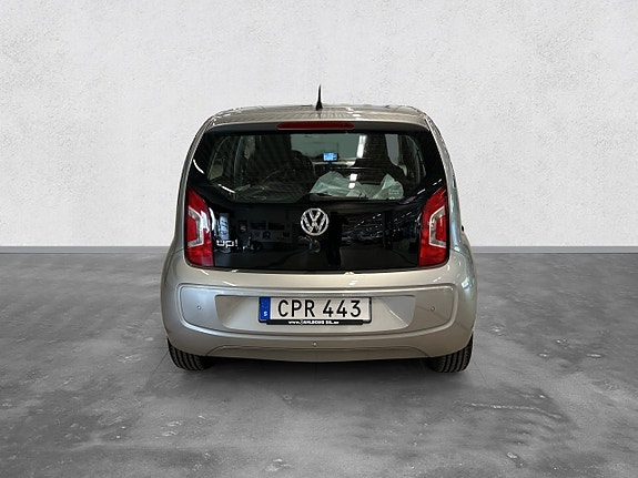 Volkswagen UP! 4 of 16