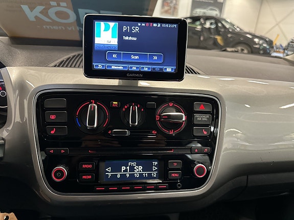 Volkswagen UP! 13 of 16