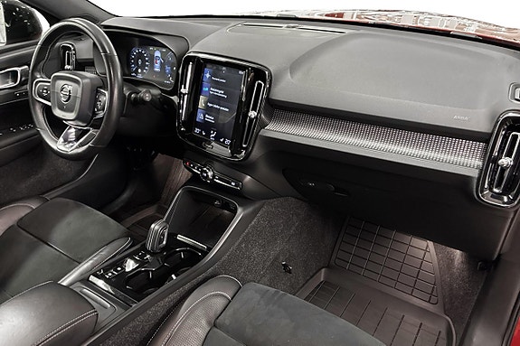 Volvo XC40 16 of 27