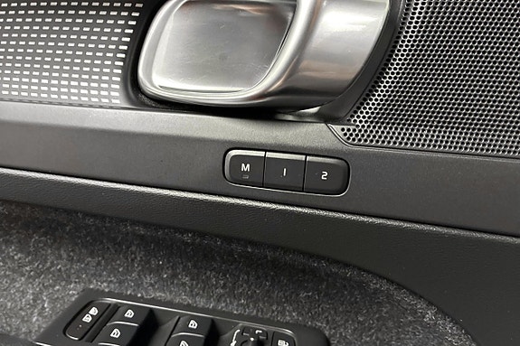 Volvo XC40 27 of 27