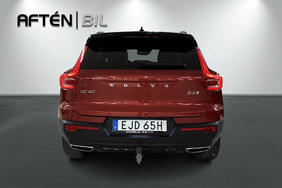 Volvo XC40 8 of 27