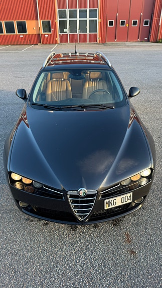 Alfa Romeo 159 2 of 9