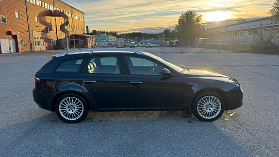 Alfa Romeo 159 4 of 9