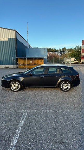 Alfa Romeo 159 7 of 9