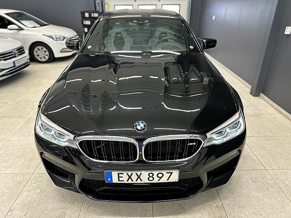 BMW M5 3 of 23