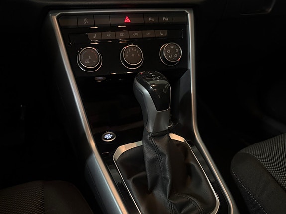 Volkswagen T-Roc 15 of 27