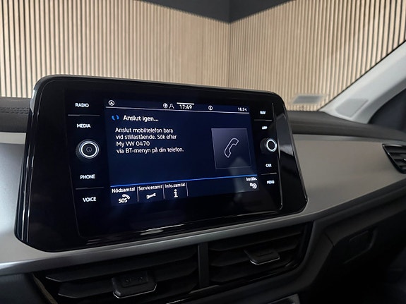 Volkswagen T-Roc 21 of 27