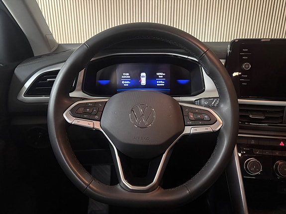 Volkswagen T-Roc 17 of 27