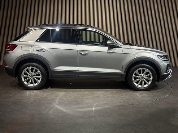 Volkswagen T-Roc 3 of 27