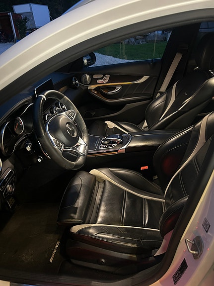 Mercedes-Benz C63 6 of 8