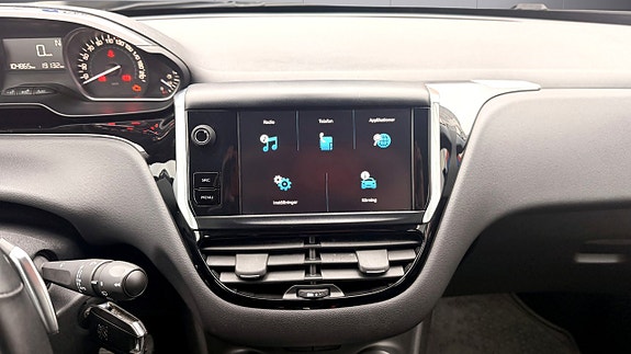 Peugeot 208 14 of 21