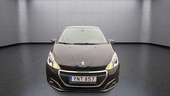 Peugeot 208 9 of 21