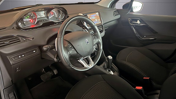 Peugeot 208 13 of 21